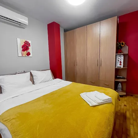 D-home Apartman *